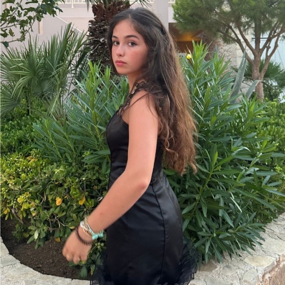 Meet your Posher - Picture 3 of 9